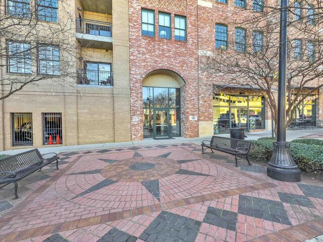 Photo of 927 S Main Street