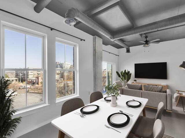 Photo of 927 S Main Street