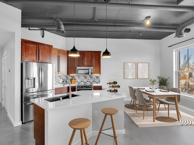 Photo of 927 S Main Street