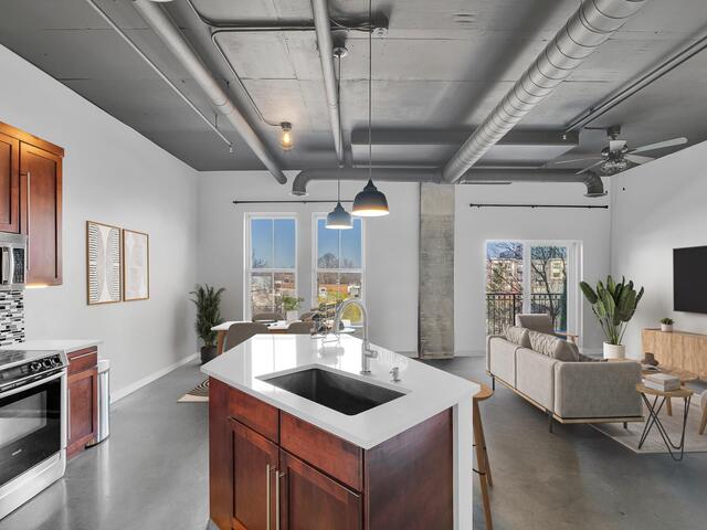 Photo of 927 S Main Street