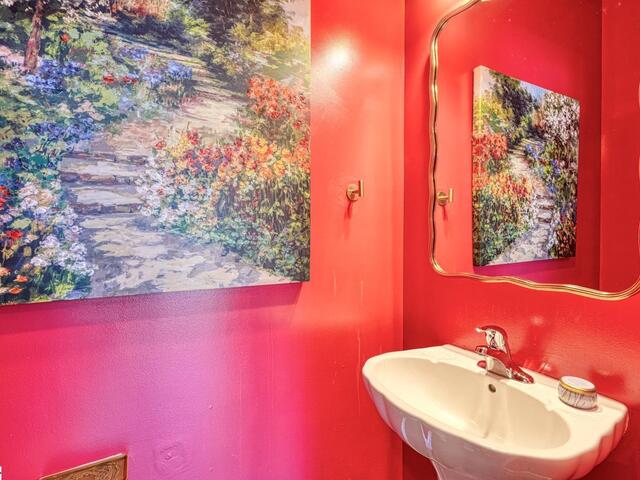 Photo of 438 Woodbark Court