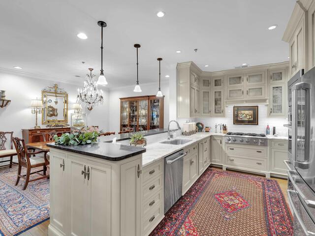 Photo of 400 N Main Street