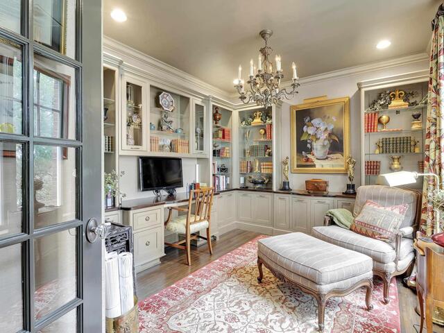 Photo of 400 N Main Street