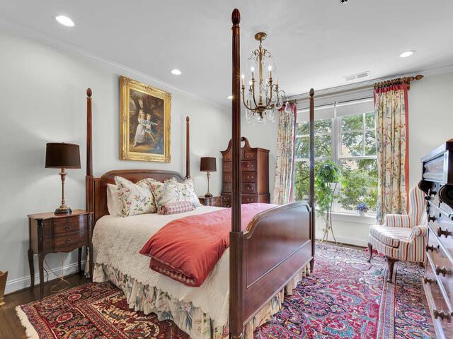 Photo of 400 N Main Street