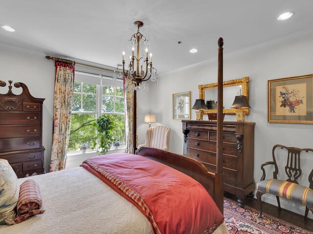 Photo of 400 N Main Street