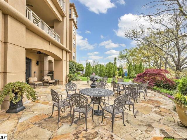 Photo of 400 N Main Street