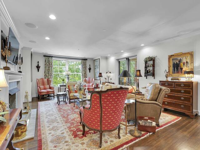 Photo of 400 N Main Street