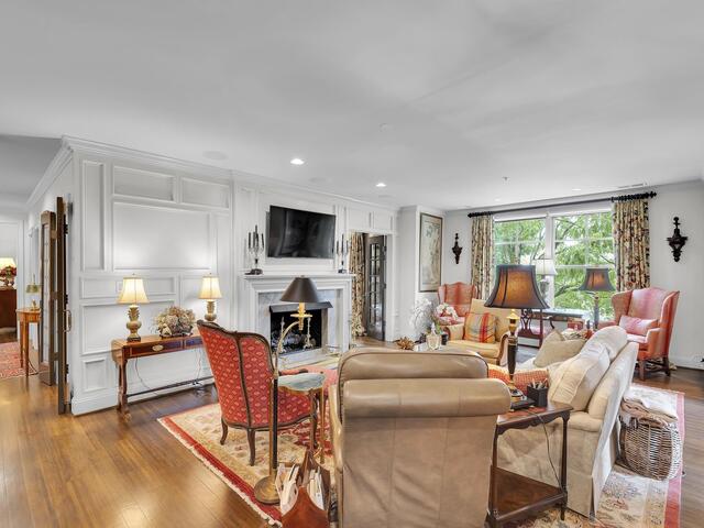 Photo of 400 N Main Street