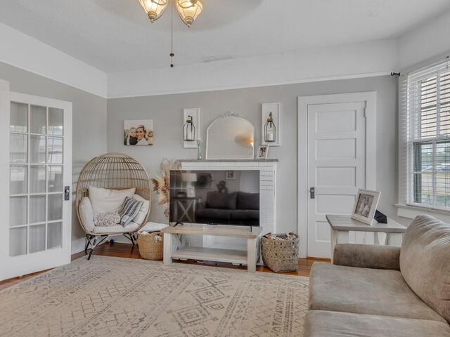 Photo of 1 Lawrence Street