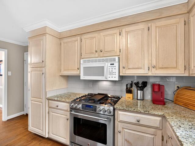 Photo of 304 Deepwood Drive