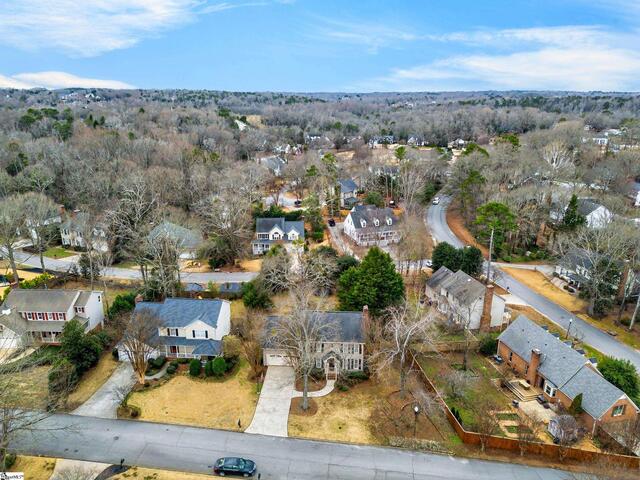 Photo of 304 Deepwood Drive