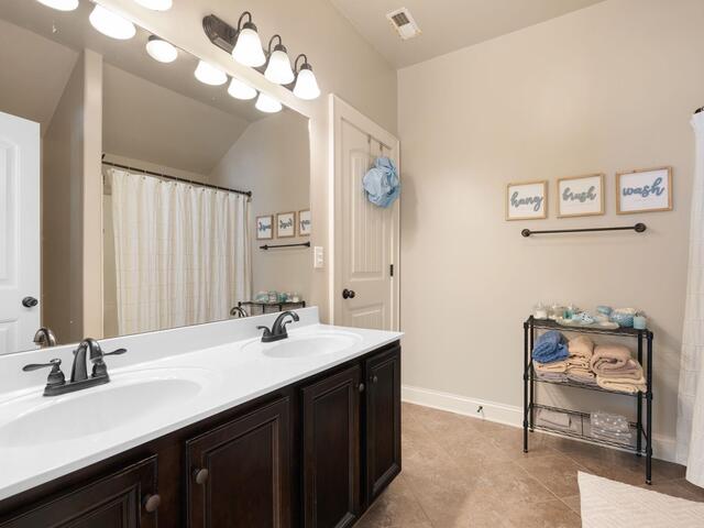 Photo of 24 Grove Valley Way