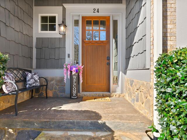 Photo of 24 Grove Valley Way