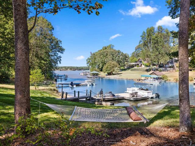 Photo of 108 Lake Bowen Drive