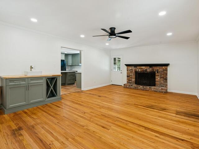 Photo of 404 Mockingbird Lane