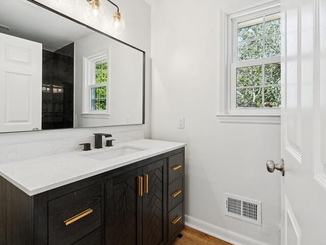 Photo of 404 Mockingbird Lane