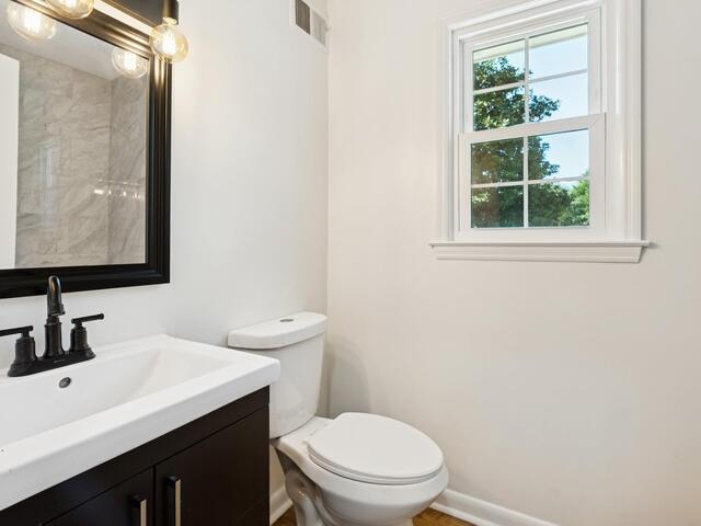 Photo of 404 Mockingbird Lane