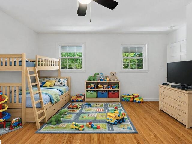 Photo of 404 Mockingbird Lane