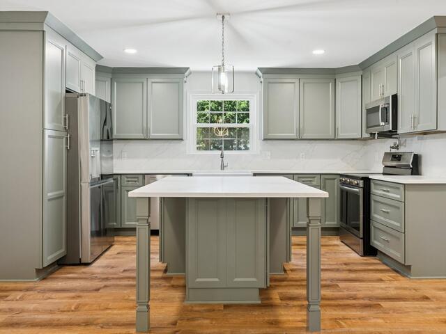 Photo of 404 Mockingbird Lane