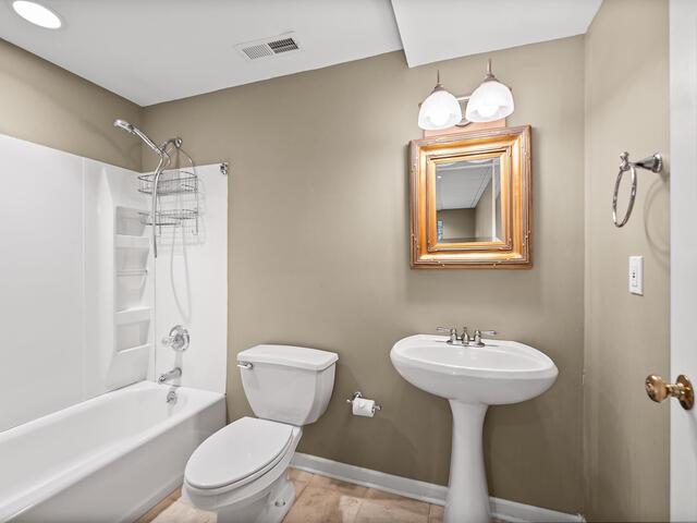 Photo of 25 Club Forest Lane