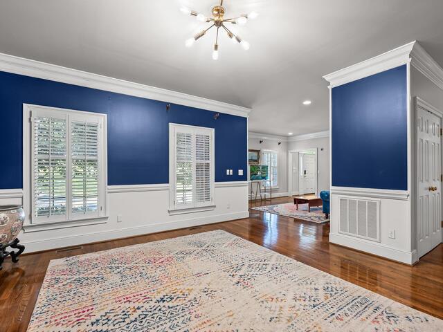 Photo of 25 Club Forest Lane