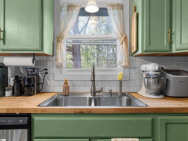 Photo of 313 Tubbs Mountain Road