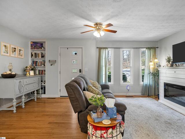 Photo of 313 Tubbs Mountain Road