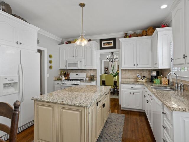 Photo of 15 Crabapple Court