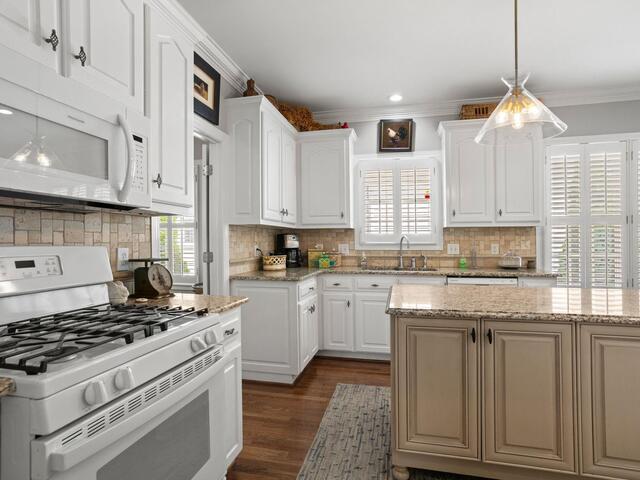 Photo of 15 Crabapple Court