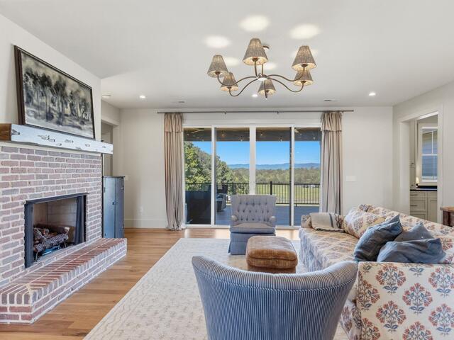 Photo of 1331 Tubbs Mountain Road