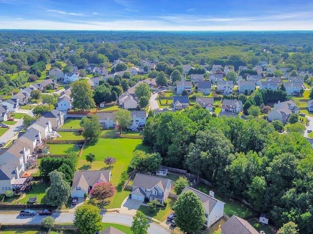 Photo of 105 Saddlebrook Lane