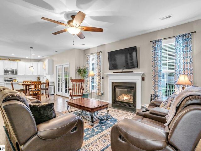 Photo of 105 Saddlebrook Lane