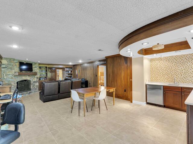 Photo of 102 Graystone Road