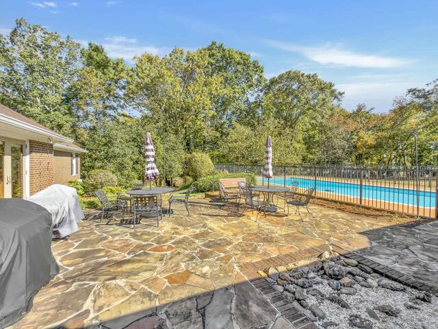 Photo of 102 Graystone Road