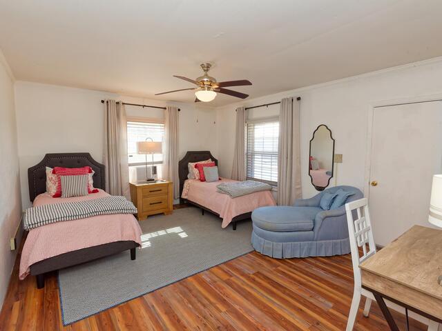 Photo of 1240,1241,1242 SE Audubon Drive