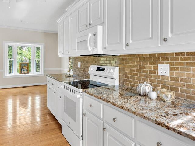 Photo of 125 Lake Robinson Pointe