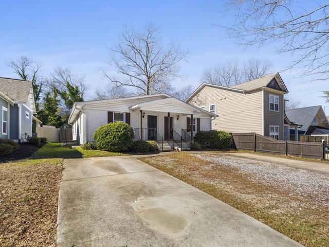 Photo of 907 Hampton Avenue