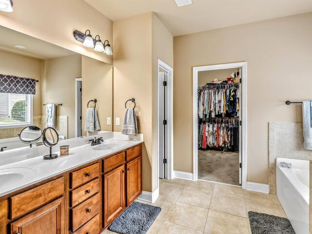 Photo of 101 Red Orchid Road