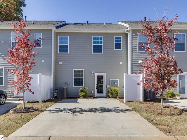 Photo of 408 Couchell Place