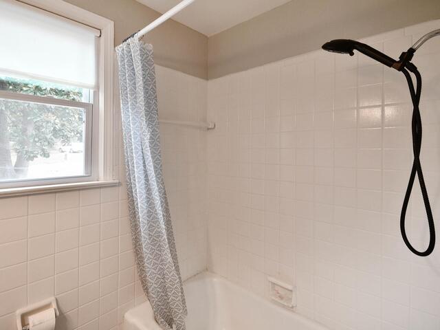 Photo of 921 Barnwell Road