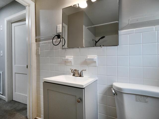 Photo of 921 Barnwell Road