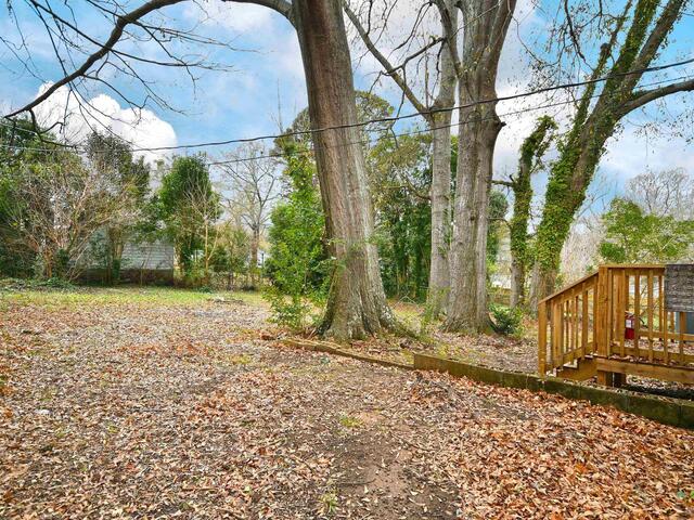 Photo of 921 Barnwell Road