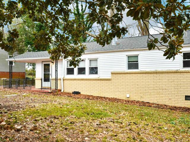 Photo of 921 Barnwell Road