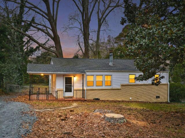 Photo of 921 Barnwell Road