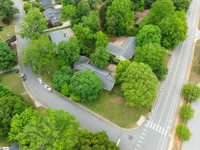 Photo of 127 Lake Forest Drive