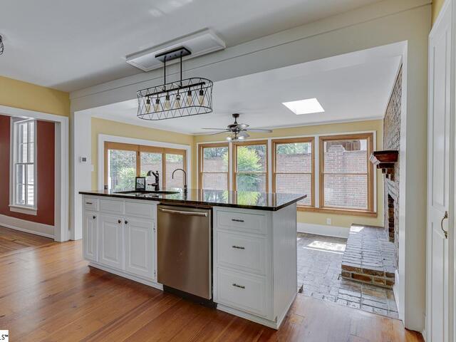Photo of 522 Cleveland Street