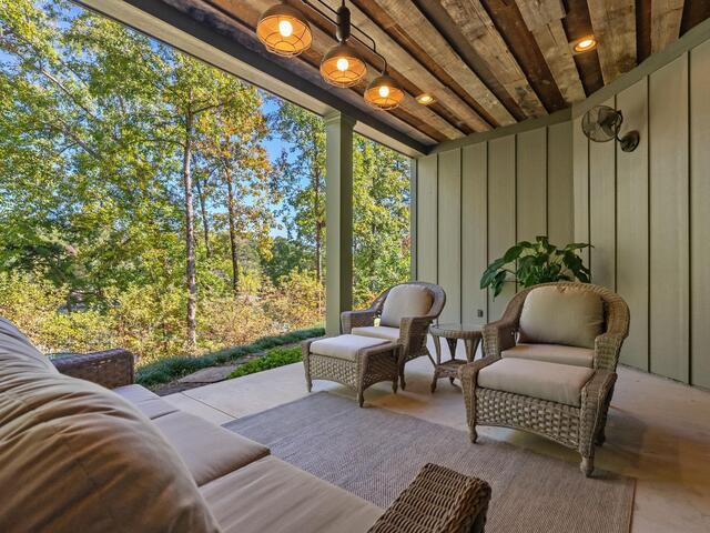 Photo of 807 Elmtree Lane