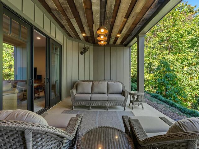 Photo of 807 Elmtree Lane