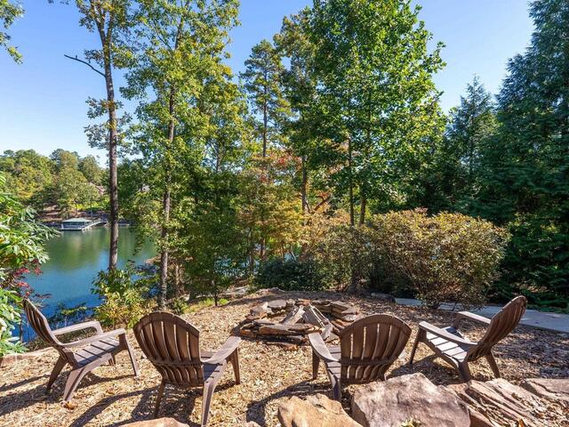 Photo of 807 Elmtree Lane