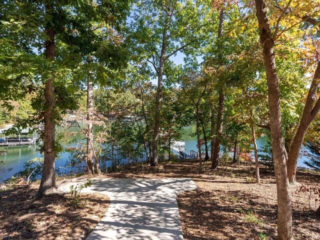 Photo of 807 Elmtree Lane